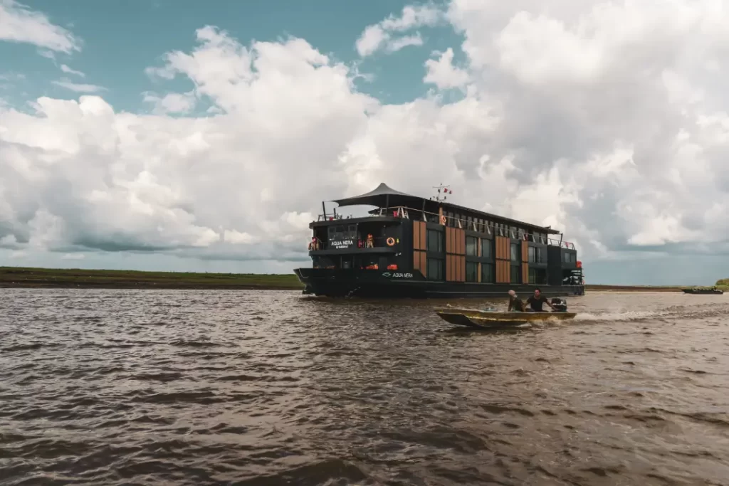 Crucero-en-el-Rio-Amazonas-Iquitos